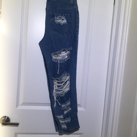 Fashion Nova  distressed jeans - Picture 8 of 8